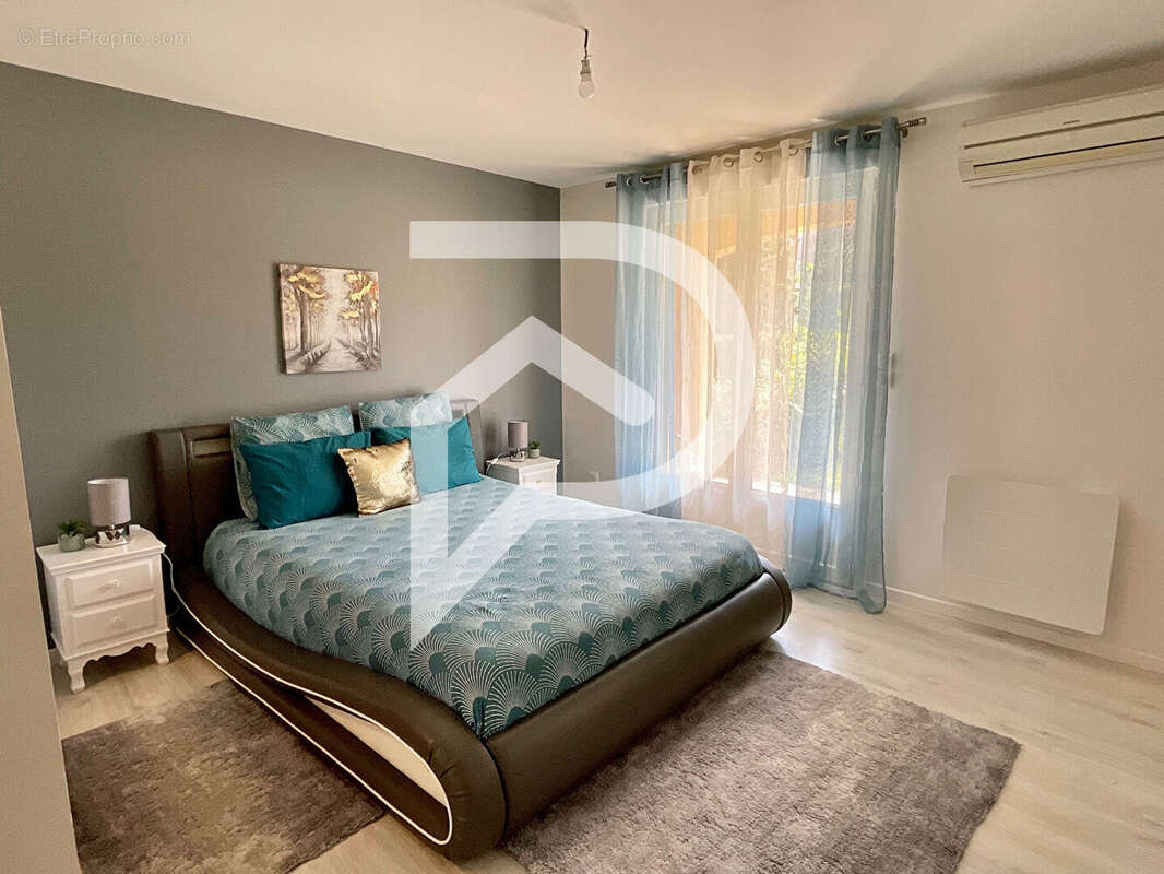 Maison à SAINT-FRONT-DE-PRADOUX