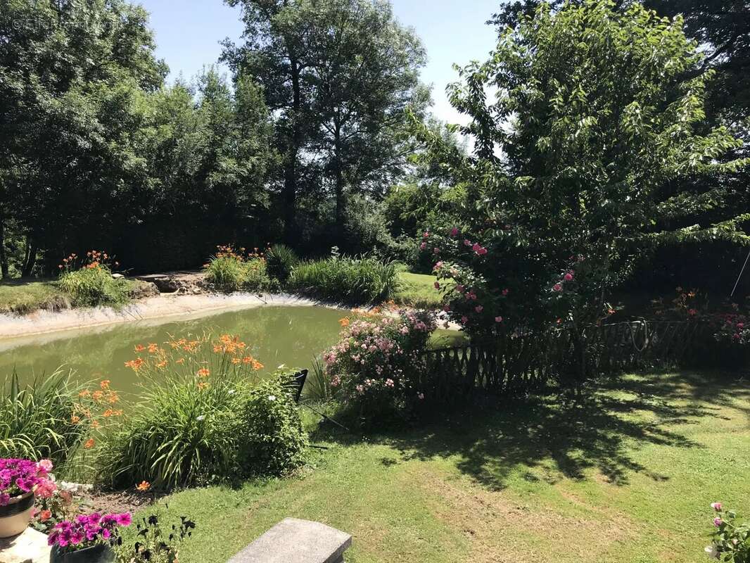 Petite maison en pierre situé dans un hameau - photo 14