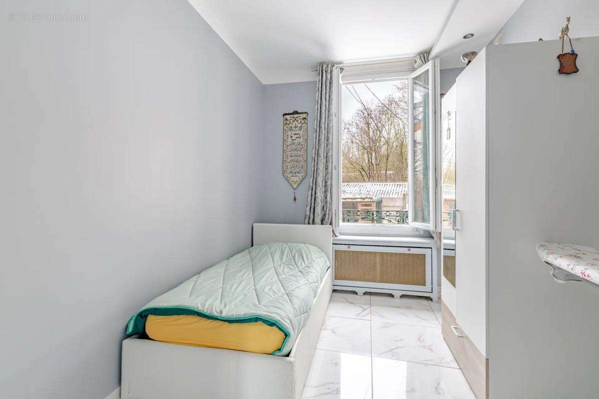 Maison à LE THILLAY