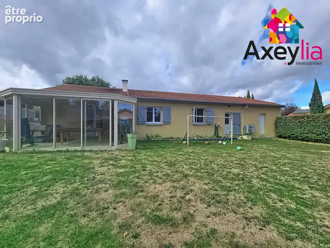 A vendre - renaison - maison de plain pied avec 5 chambres et garage - photo 2