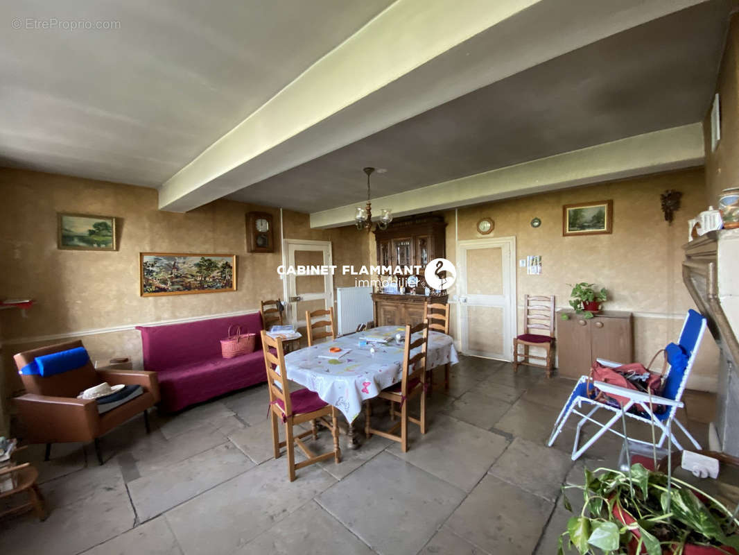 Maison à NAN-SOUS-THIL