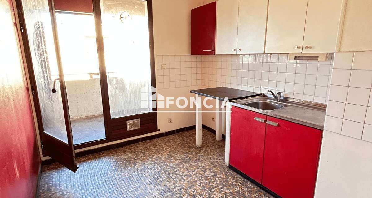 Appartement à MARSEILLE-5E