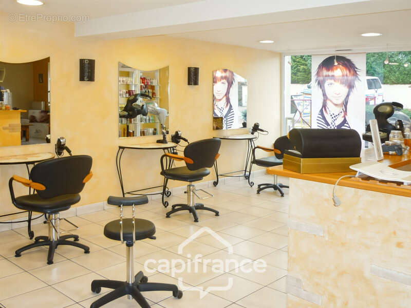 Commerce à VAROIS-ET-CHAIGNOT