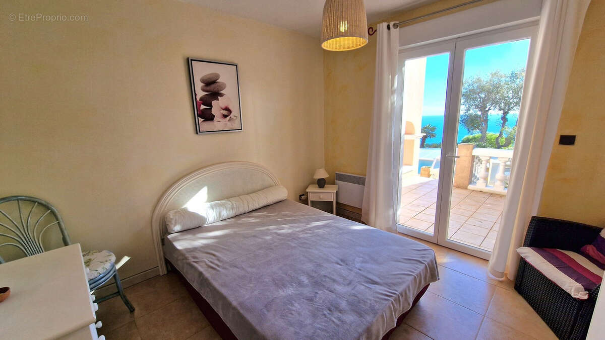 Maison à LES ISSAMBRES