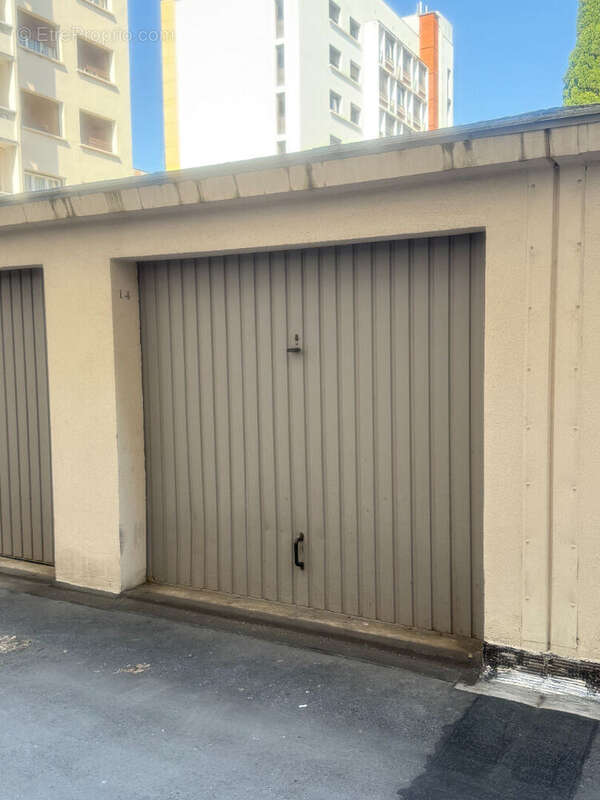 Parking à LYON-7E