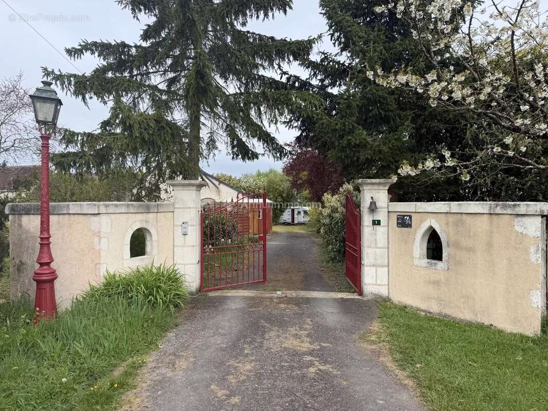Maison à VILLEDIEU-LE-CHATEAU