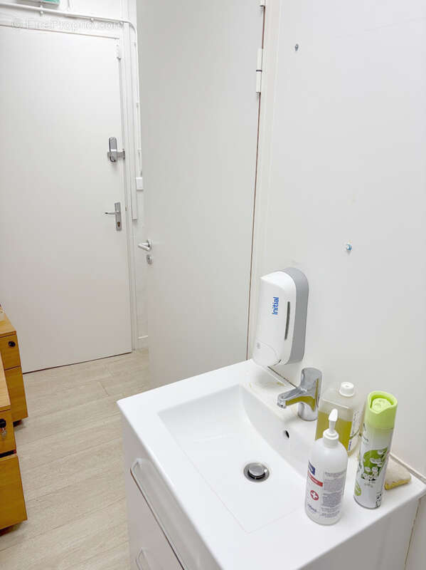 Commerce à TAULIGNAN