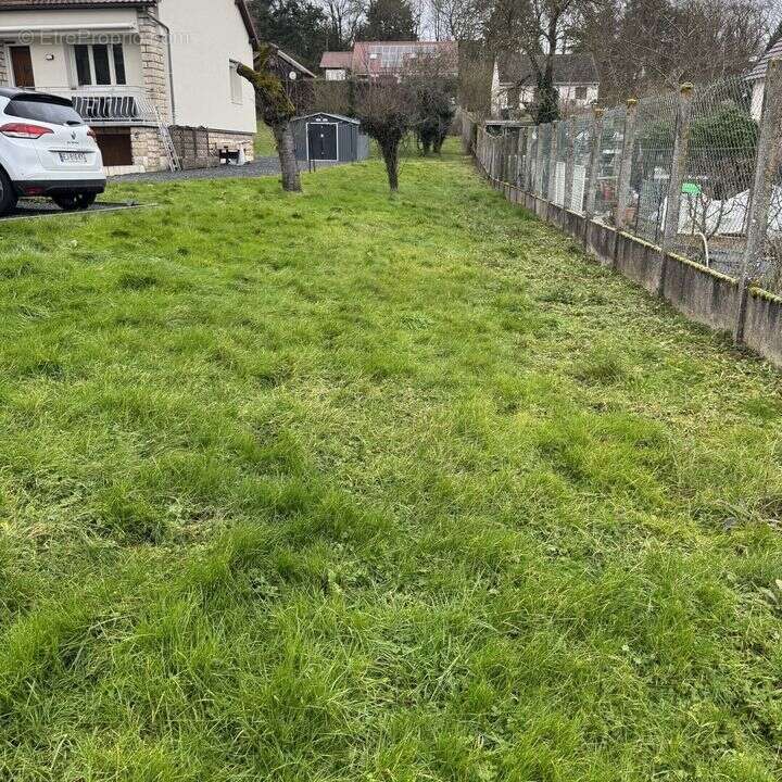 Terrain à MEREVILLE