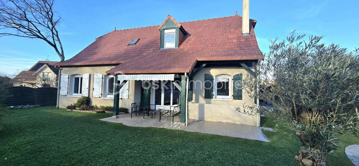 Maison à POEY-DE-LESCAR