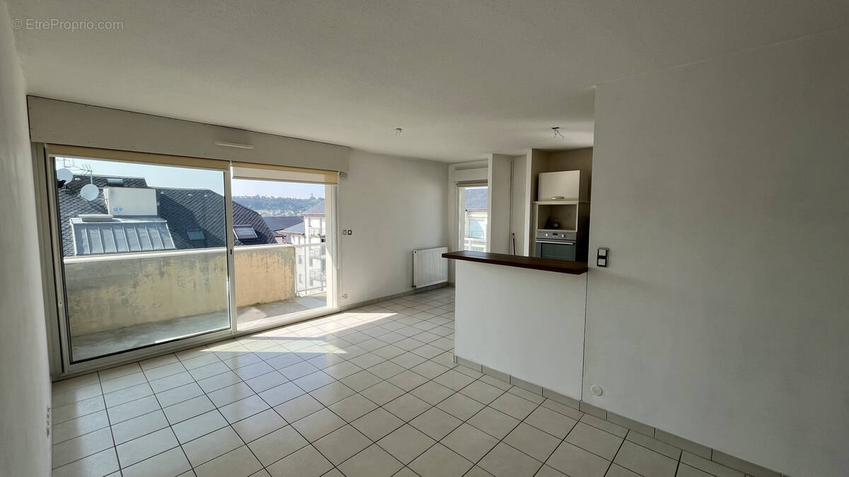 Appartement à ONET-LE-CHATEAU