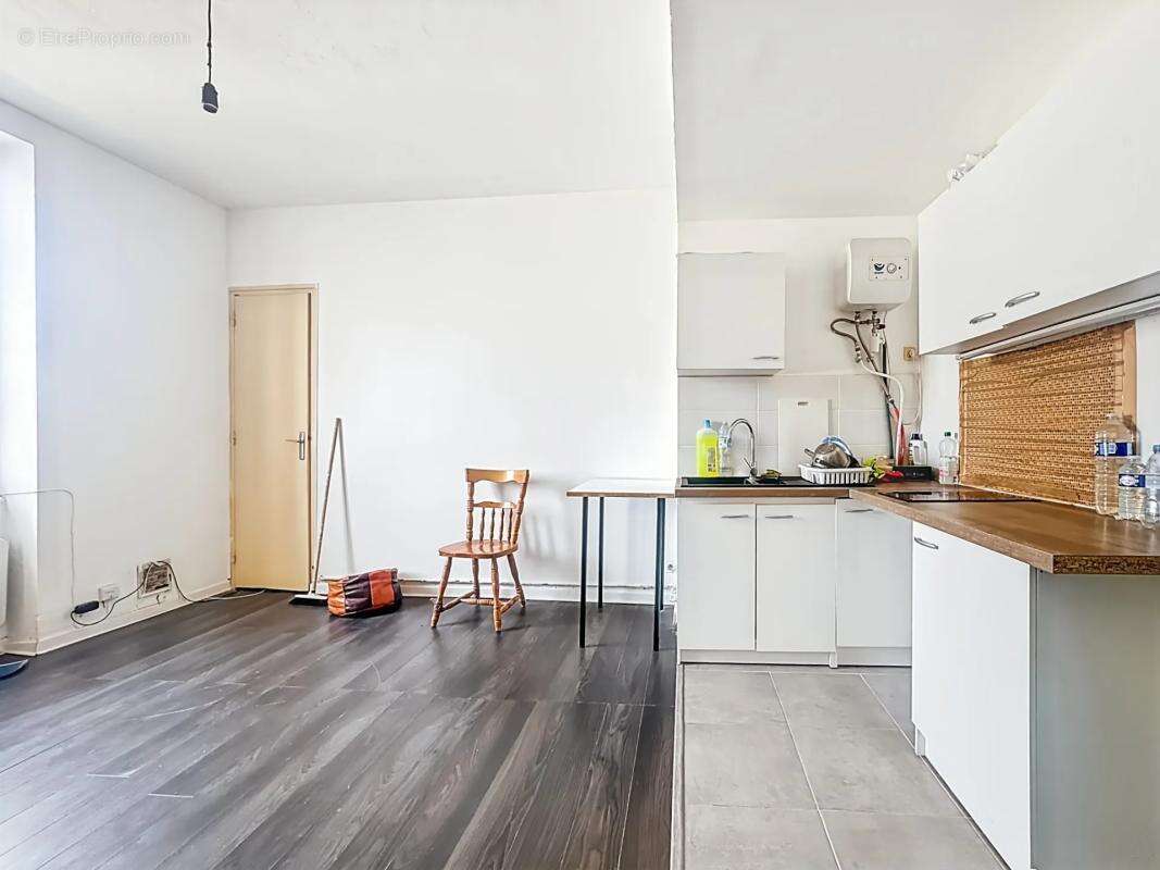 Appartement à NIVOLAS-VERMELLE