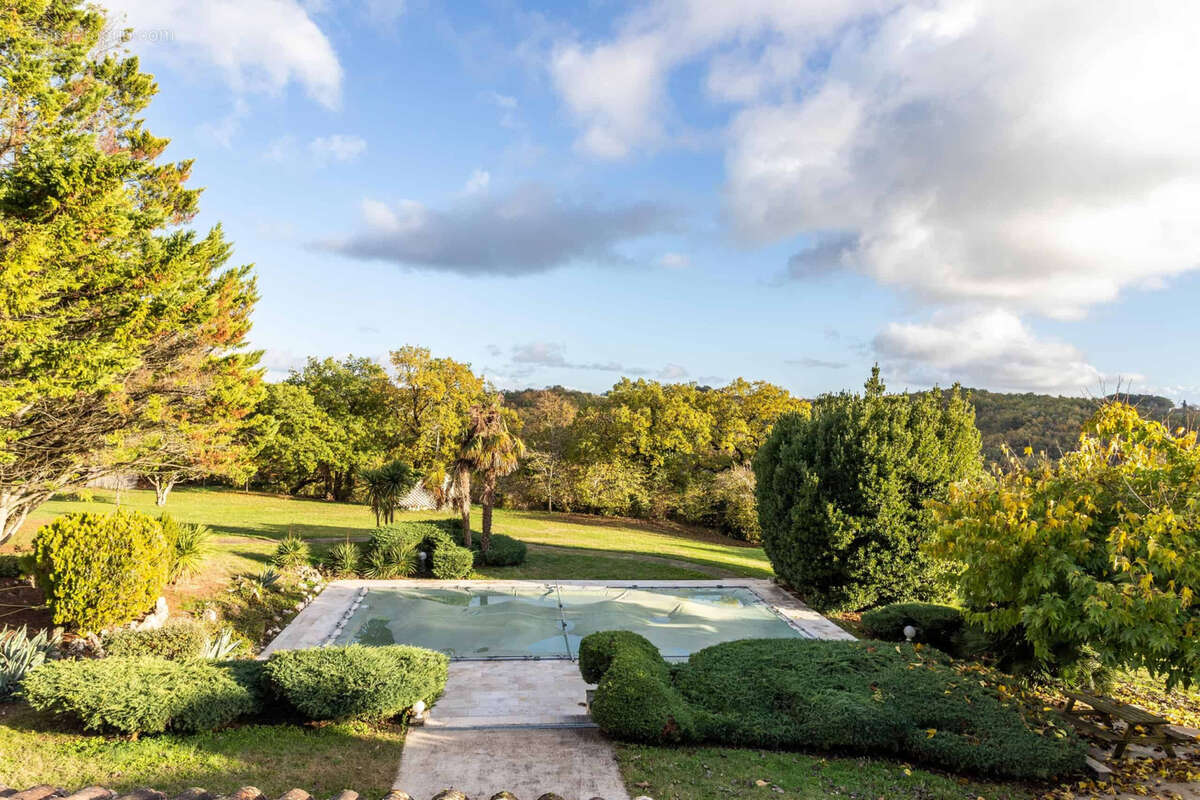 Chateau Estate - photo 4