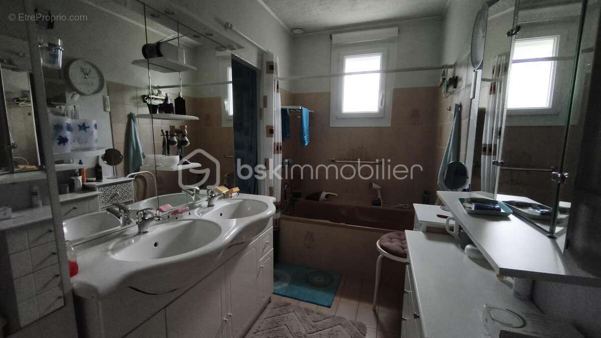 Maison 88 m² à Saint-Florent  - photo 12