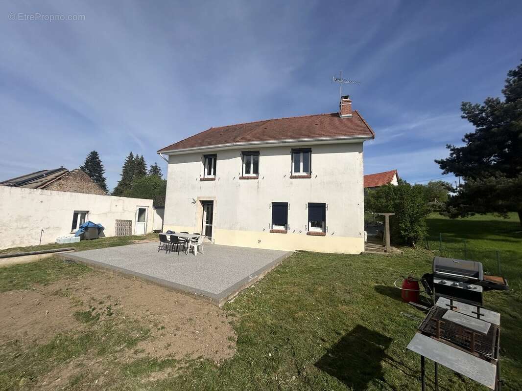 Maison à SAINT-ELOY-LES-MINES