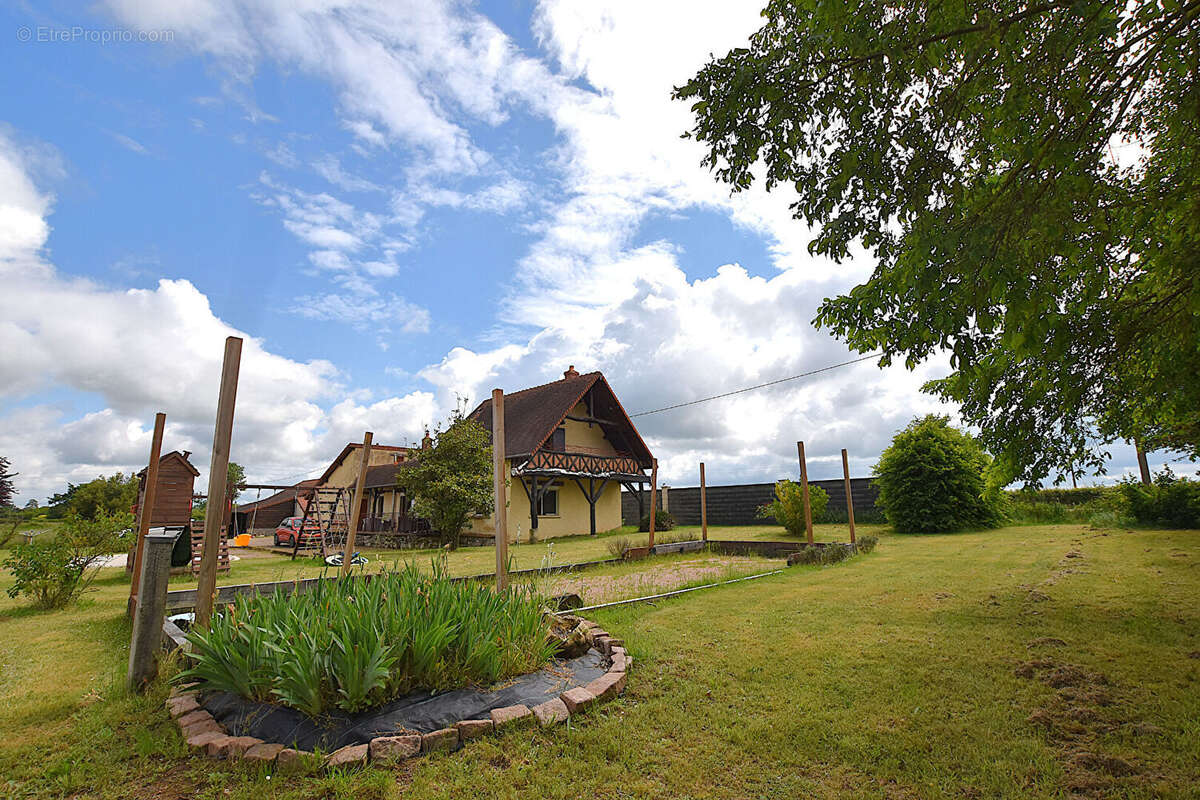 Maison à SAINT-GERAND-DE-VAUX
