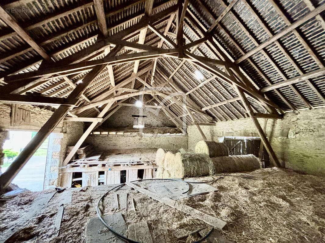 Maison à ARNAC-POMPADOUR