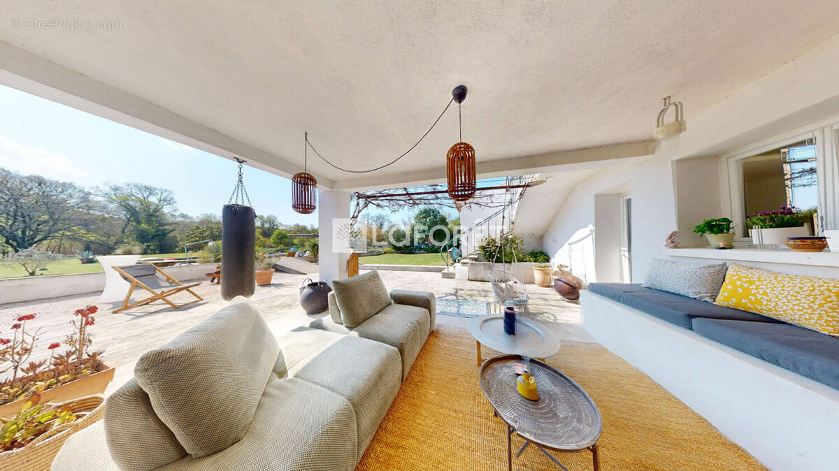 Maison à LA FARE-LES-OLIVIERS