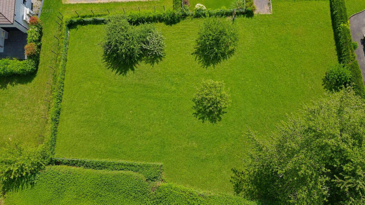 Terrain 1700 m² à Neuvecelle  - photo 2