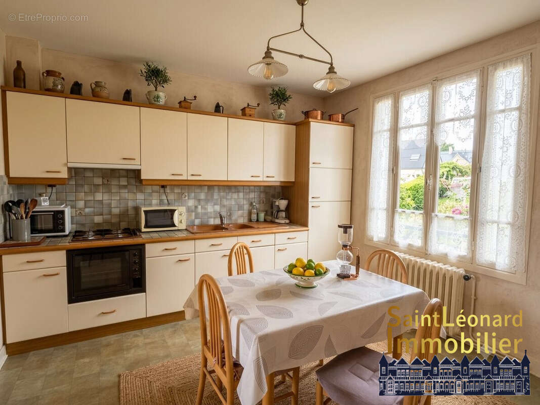 Maison 89 m² à Fougeres  - photo 3