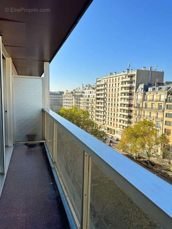 Studio Bld Flandrin - 31 m2 - Balcon - Vue dégagée - photo 5