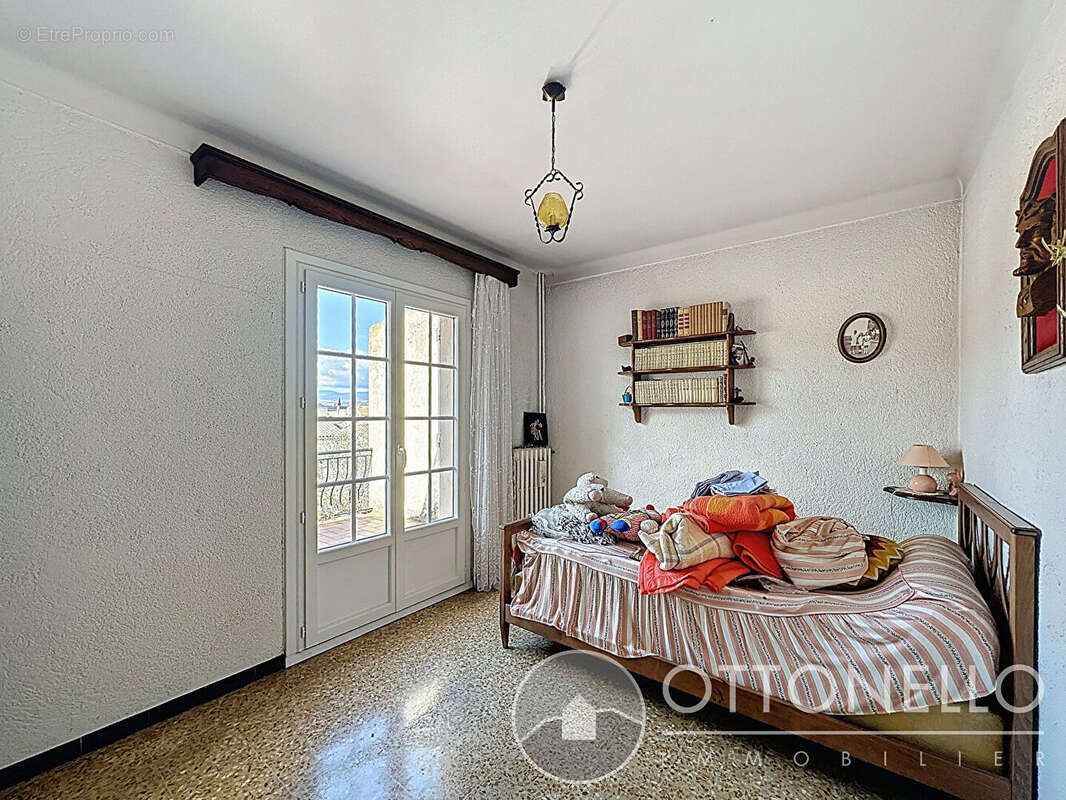 Maison à ROQUEBRUNE-SUR-ARGENS