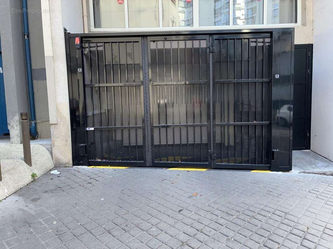 Parking à PARIS-19E