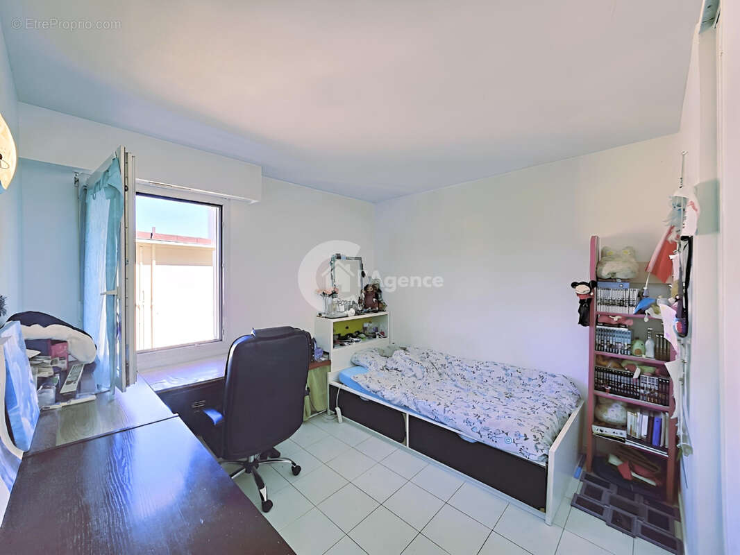 3 pièces 63 m2 Traversant   Idéal Investisseur   Vendu Loué + Garage double - Le Cannet Rocheville - photo 4