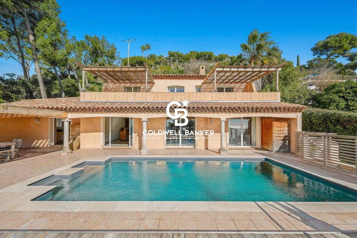 Maison à CARQUEIRANNE