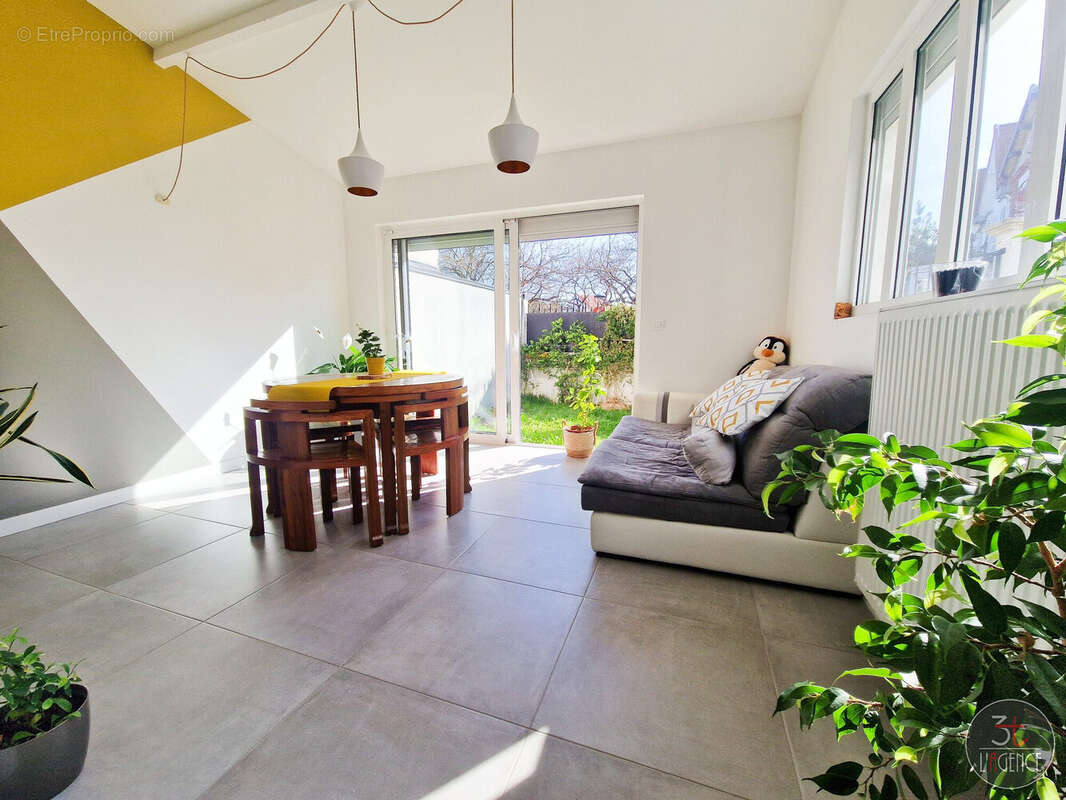 Maison à FONTENAY-SOUS-BOIS