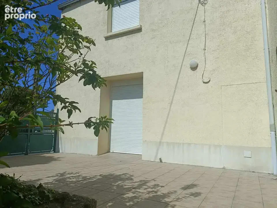 St Laurent sur sevre, maison 4 ch, terrain de 350 m2 préau , pompe a chaleur - photo 3