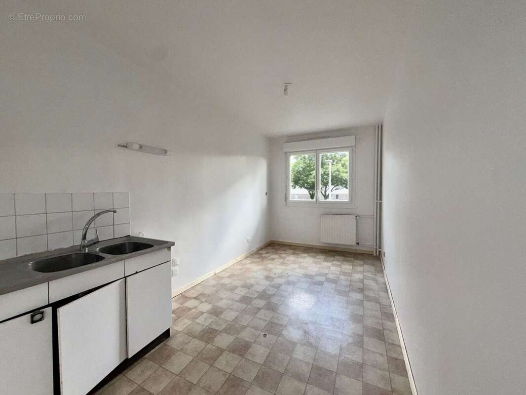 Appartement à DECINES-CHARPIEU