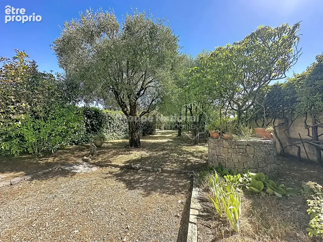 PEYMEINADE ? Villa atypique 295 m² ? Terrain plat, piscine et nombreuses possibilités - photo 5
