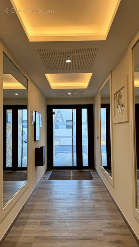 Appartement à VIC-LA-GARDIOLE