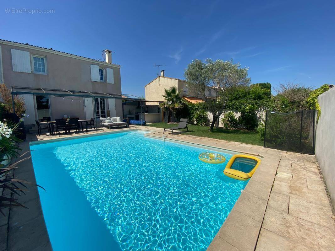 Maison à MAUGUIO