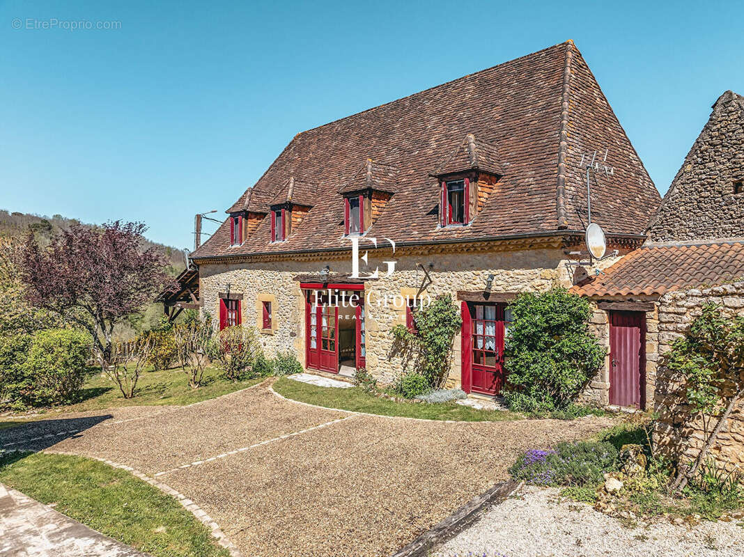 Maison à LE BUISSON-DE-CADOUIN