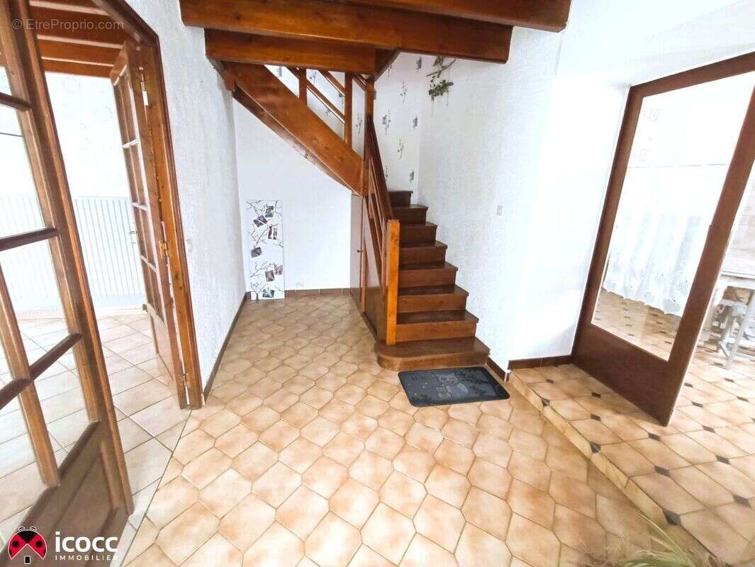 Maison 93 m² à La Couture  - photo 8
