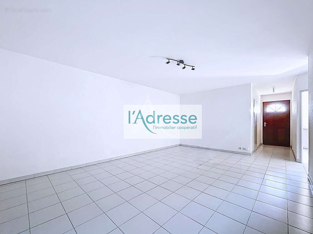 Maison à GRATENTOUR