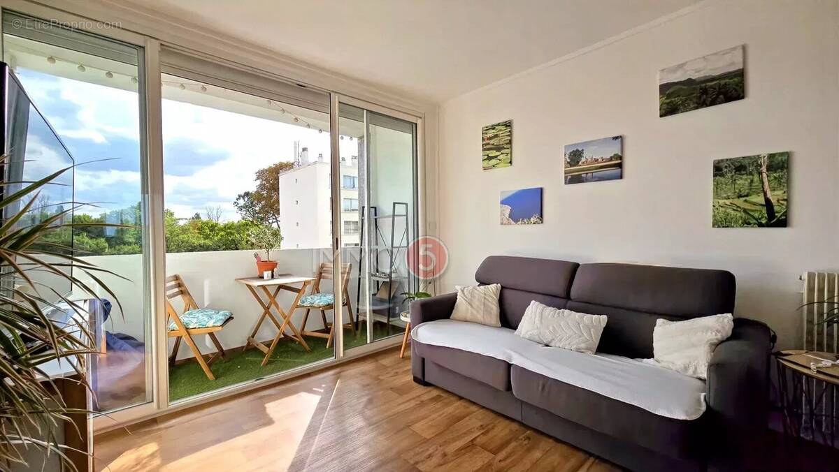 Appartement à LE RAINCY
