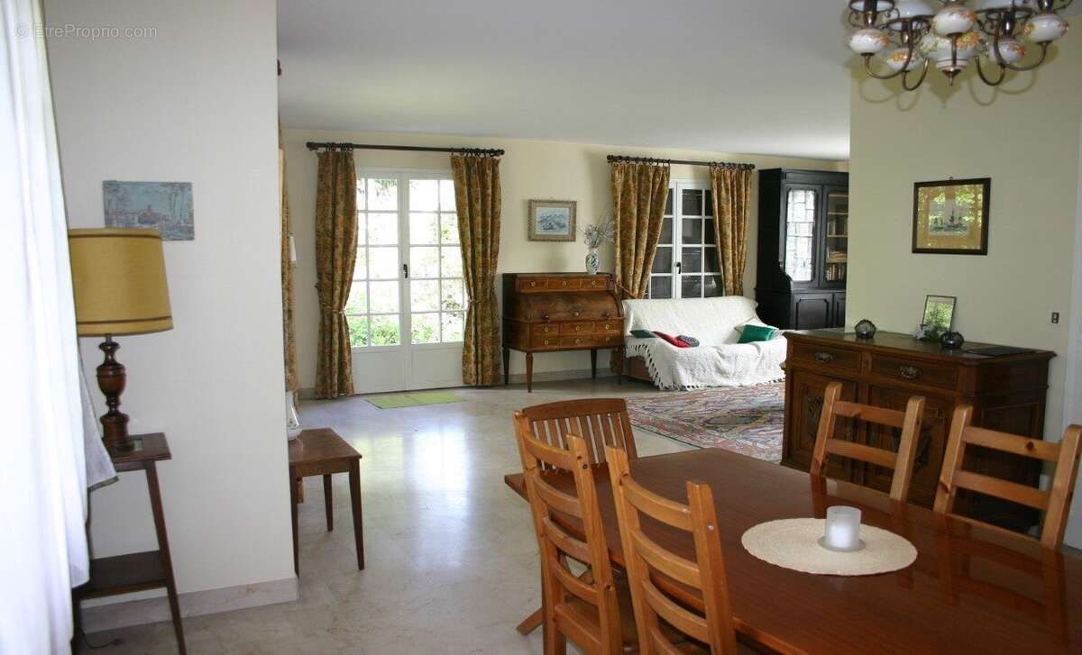 Maison 188 m² à Sevran  - photo 6