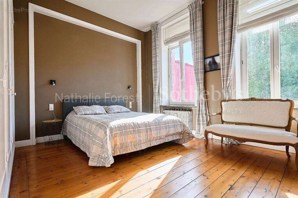 Prox Barbieux - Superbe maison bourgeoise, 6 chambres, garage, jardin 600m2 - photo 8