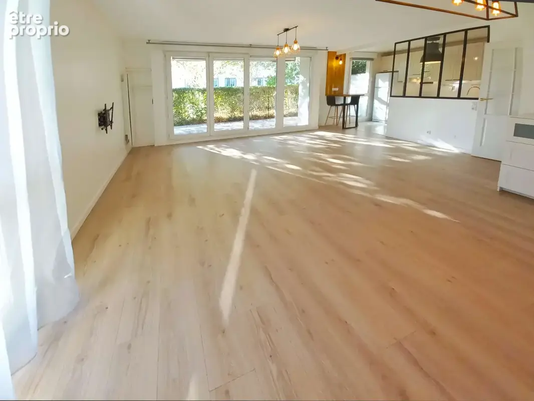 Coup de cœur assuré pour ce 4 pièces, doté d'une superbe terrasse de près de 50 m2 - photo 2