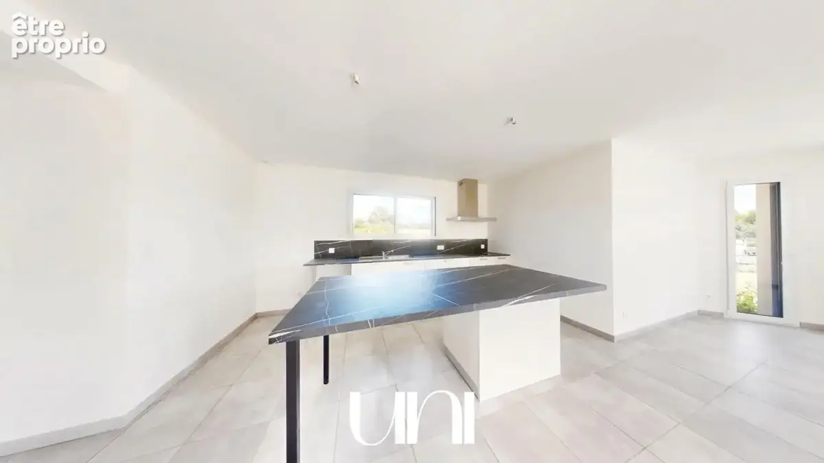 Maison T6 132 m2, sur terrain de 400 m2 Longues-Sur-Mer - photo 4