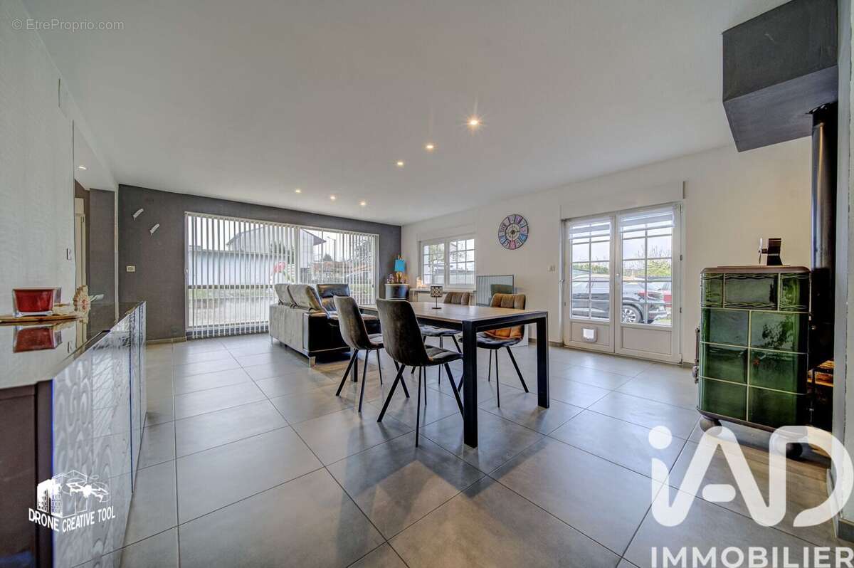 Photo 2 - Maison à METZERVISSE