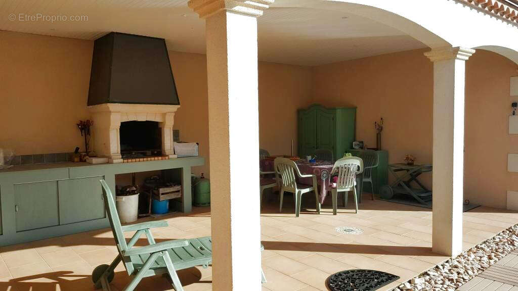 Maison à AMBARES-ET-LAGRAVE