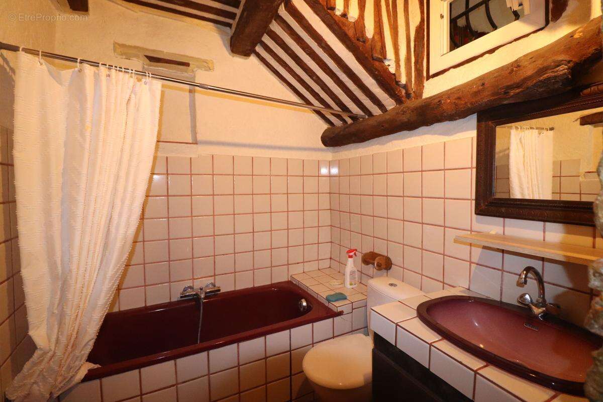 Appartement à CONTES