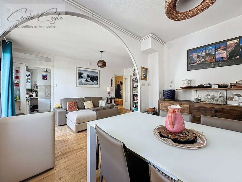 Appartement à LA TRONCHE