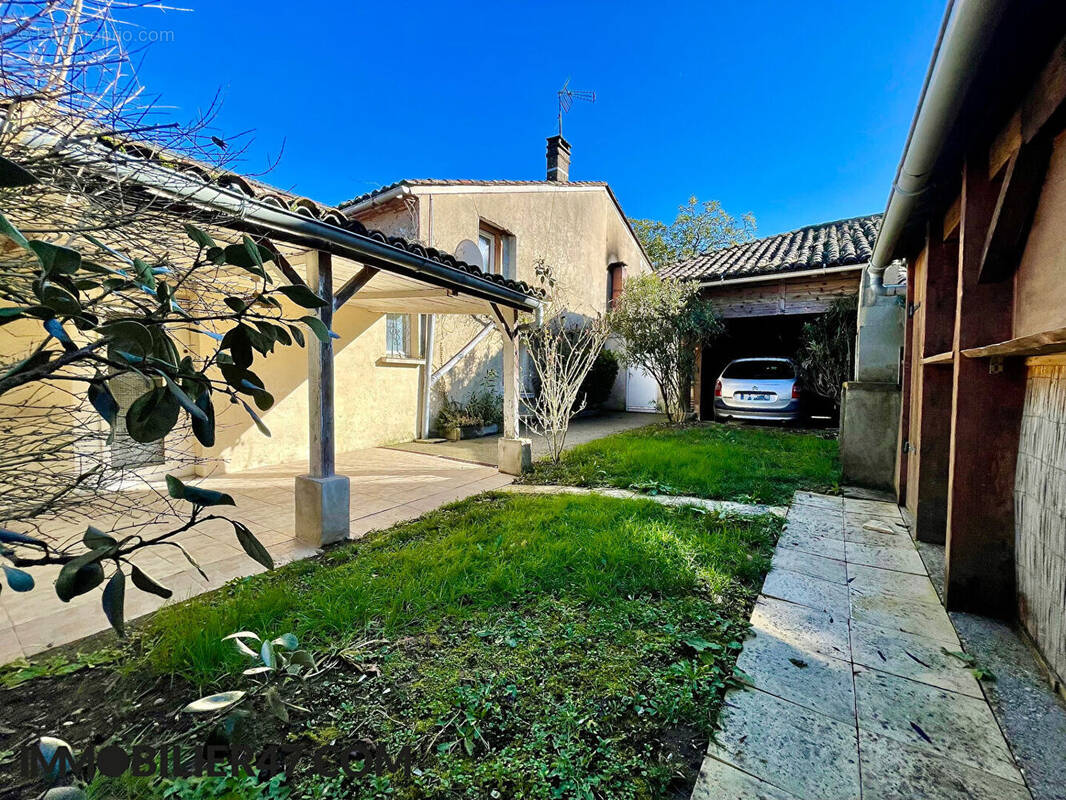 Maison à CASTELMORON-SUR-LOT