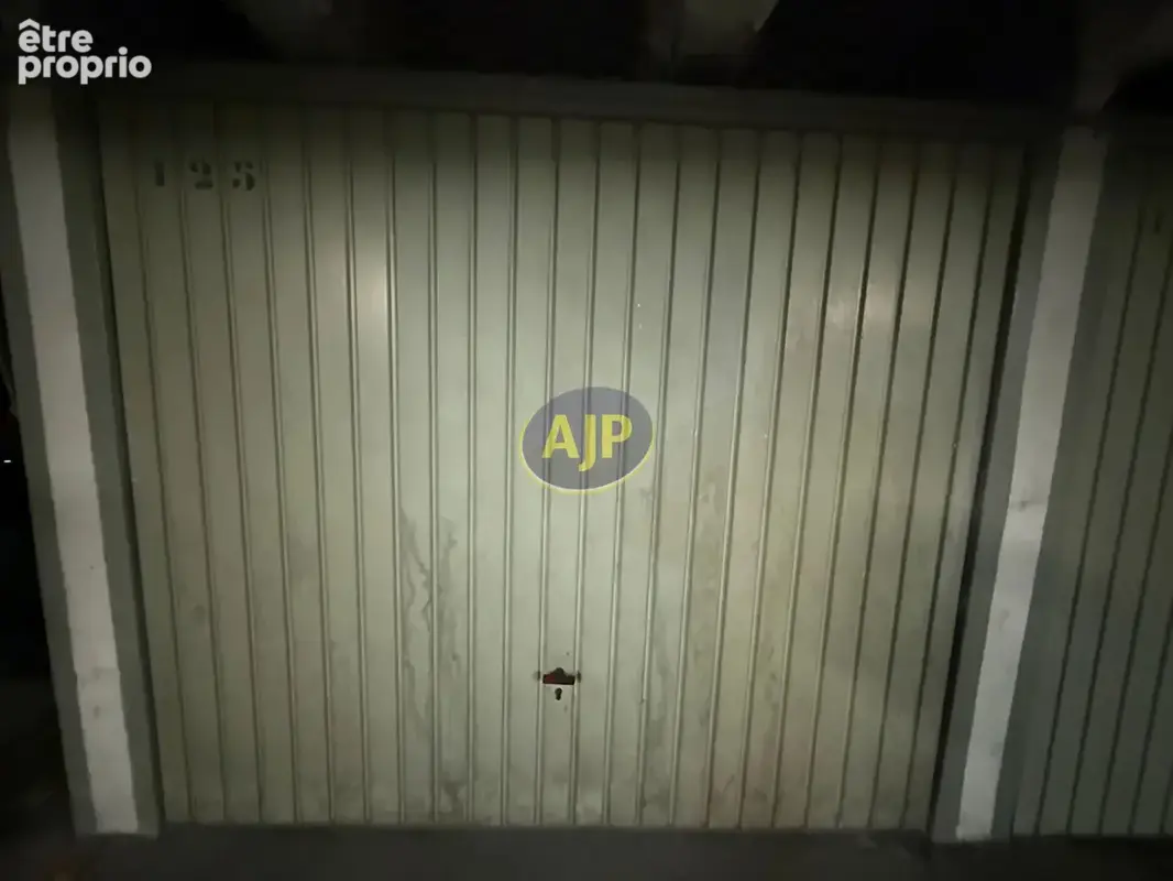 Parking à PARIS-15E
