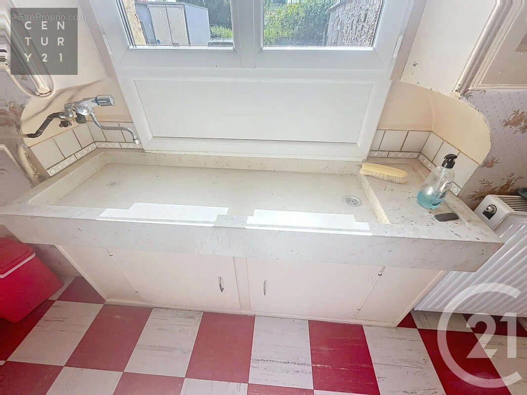 Maison 175 m² à Bertignolles  - photo 10
