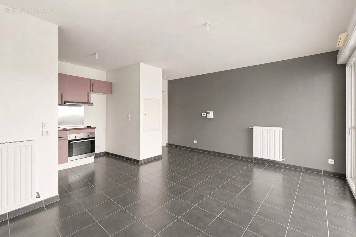 Appartement à MEYZIEU